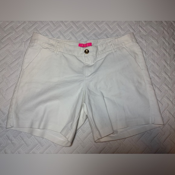 Lilly Pulitzer | White Shara Stretch Mid-Rise 7” Shorts - Picture 2 of 5